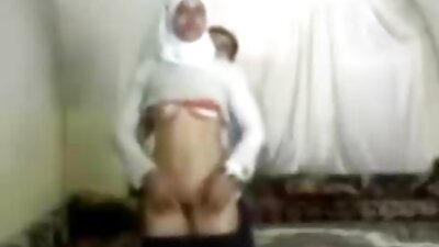 Bir güzel arkasında bir busty piliç büyük bir sert horoz emiyor şahin k türk porno filmleri